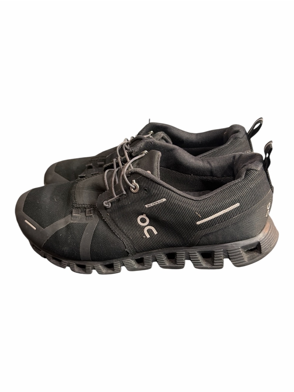 On Running Cloud women’s 9.5 Athletic Shoe - Black